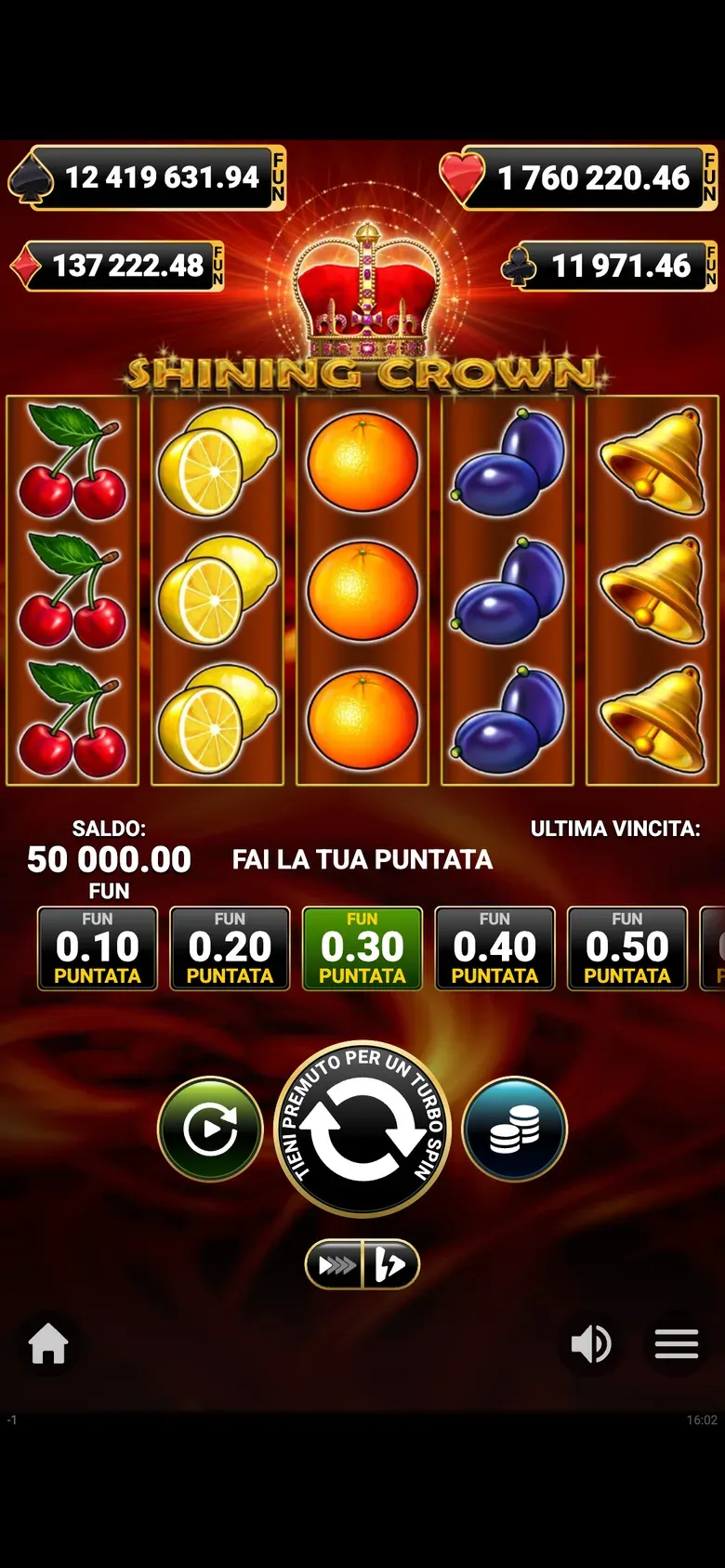 Shining Crown in verticale su telefono: contatori del jackpot, rulli, saldo e tasti di puntata